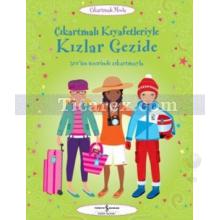 Çıkartmalı Kıyafetleriyle Kızlar Gezide | Kolektif